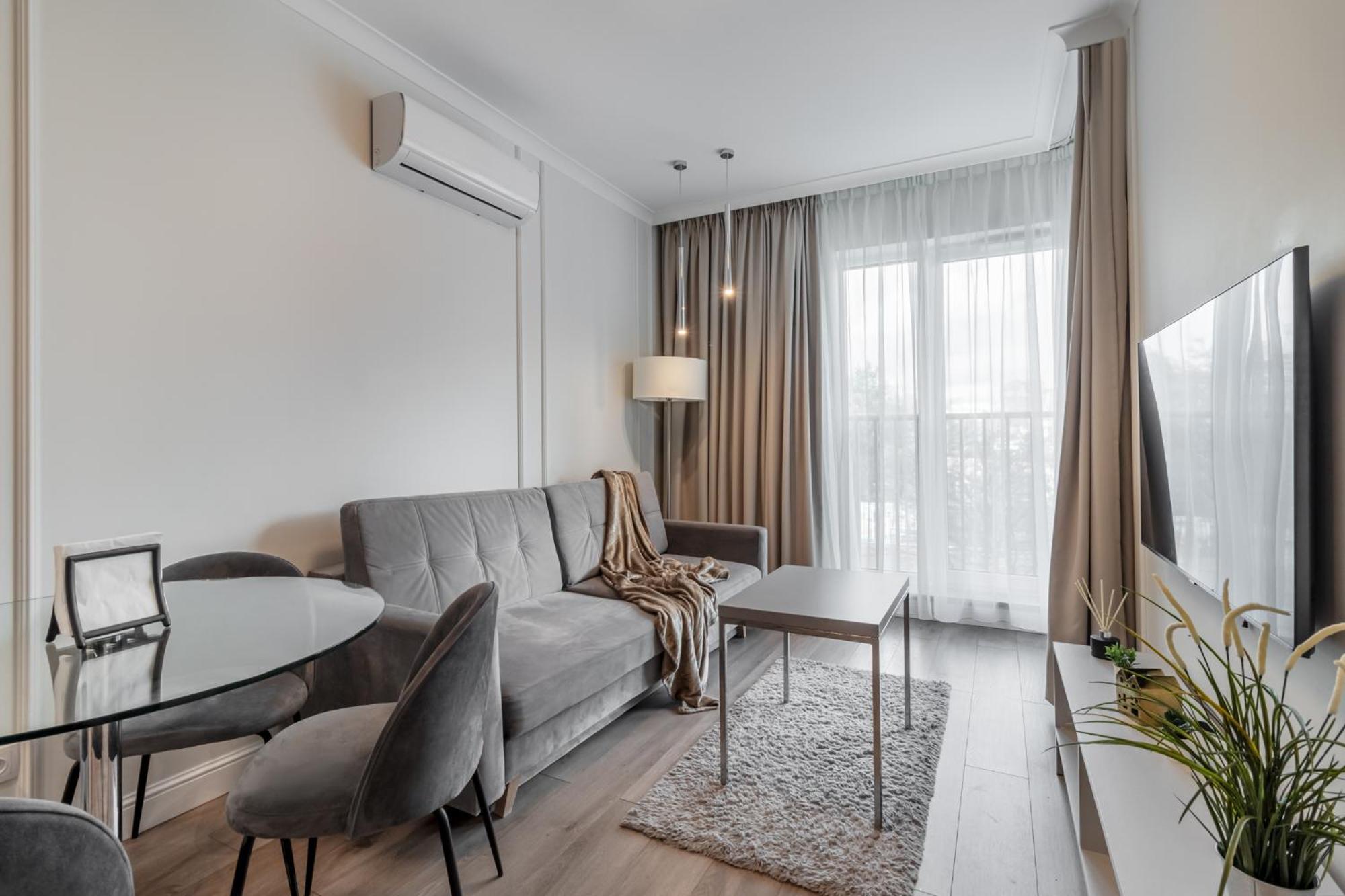 - Great Location- One Bedroom - Siedmiogrodzka 3 Butas Warsaw